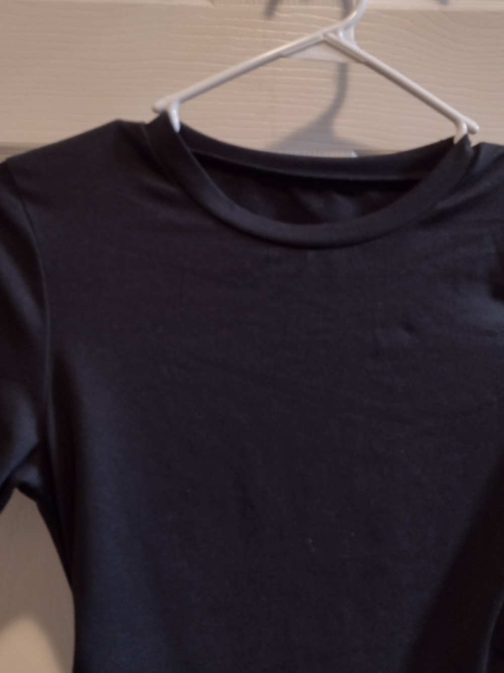 Women’s Black Short-Sleeve Curvy-Tee - Picture 5 of 6